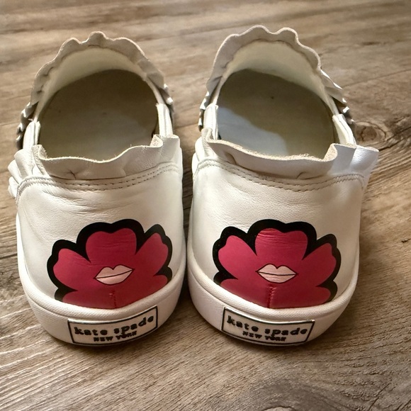 Kate Spade NY Flower Ruffled Leather Lima Sneakers size 7.5 - Picture 3 of 6